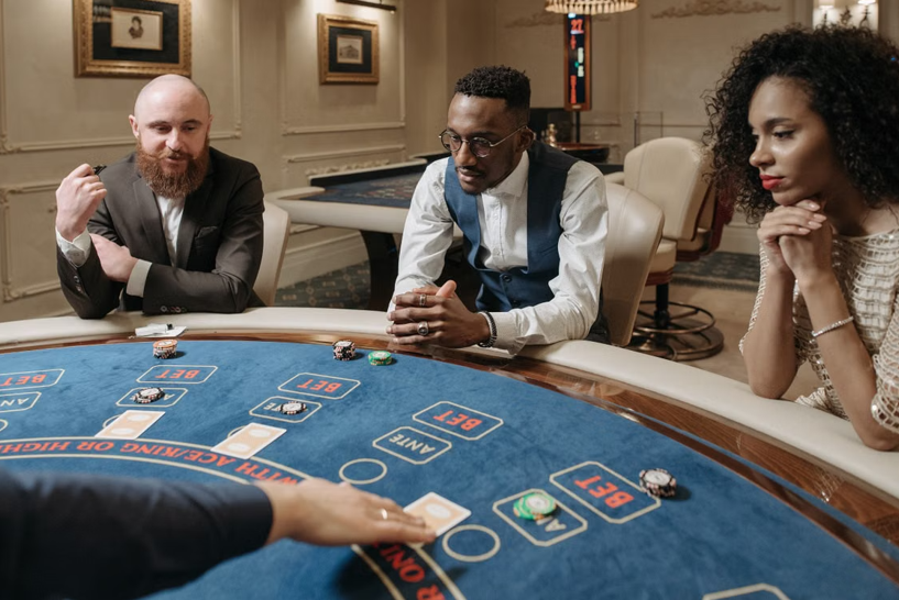 How a Classic Indian Card Game Is Played With a Single Dealt Card